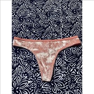 BRAND NEW VS VELVET THONG